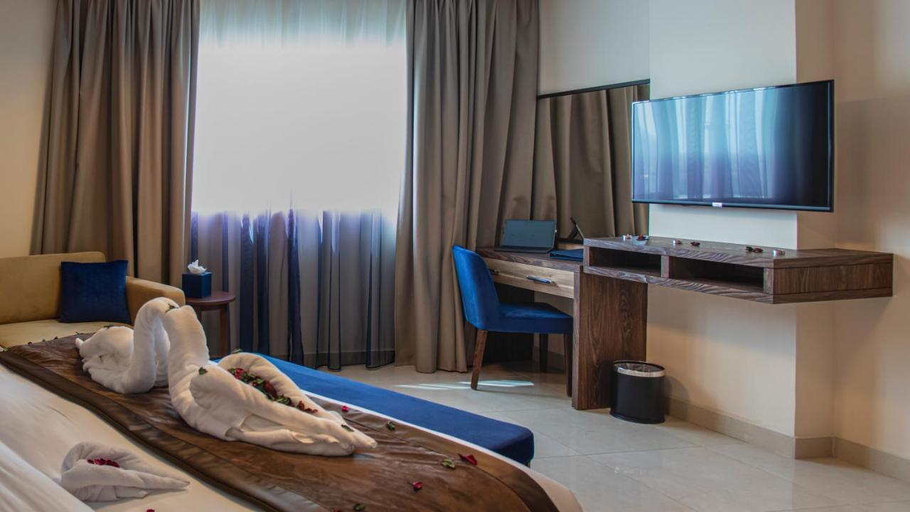 Viola Hotel Apartments Sharjah Exterior photo