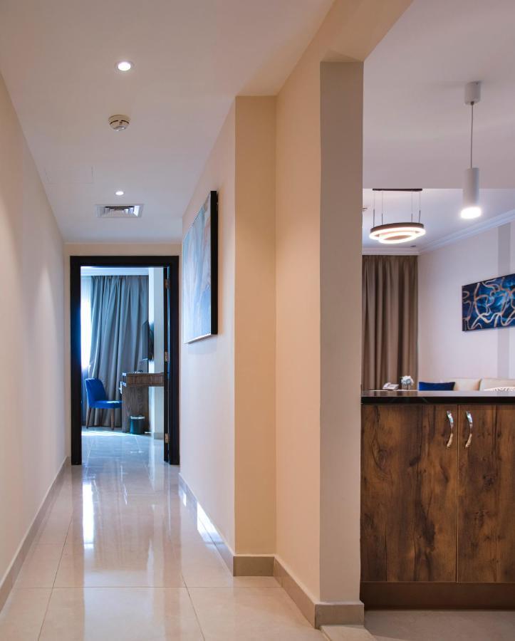 Viola Hotel Apartments Sharjah Exterior photo