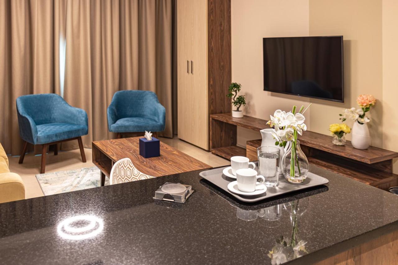 Viola Hotel Apartments Sharjah Exterior photo
